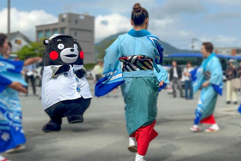伝統の「牛深（うしぶか）ハイヤ踊り」